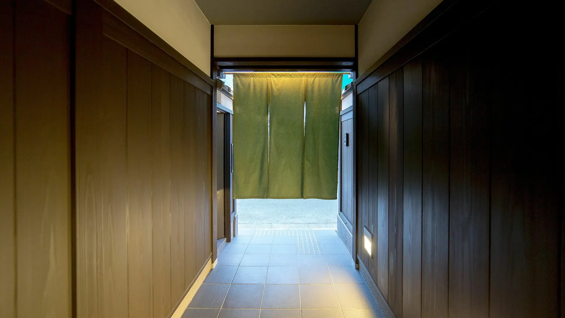Le Studio Gojo Takakura Kyoto 2*,  Japan